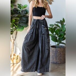 92 OLI & HALI ❤️ BLACK WASHED 3D POCKET SLOUCHY WIDE LEG PANTS